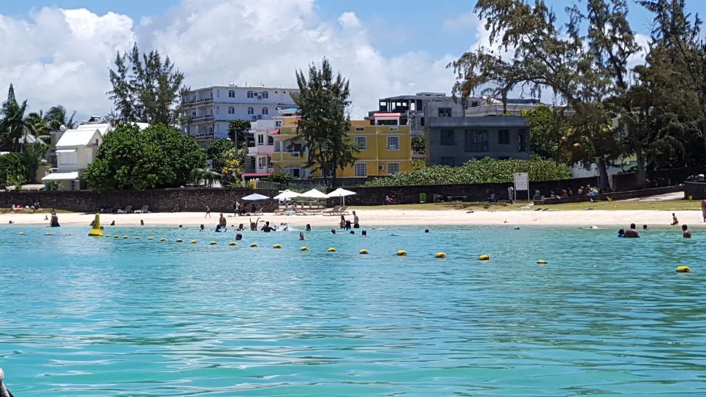 Chez Johnny - Blue Bay Hotel ภายนอก รูปภาพ