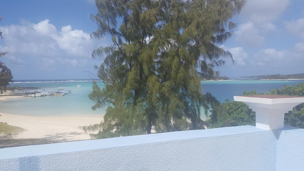 Chez Johnny - Blue Bay Hotel ภายนอก รูปภาพ