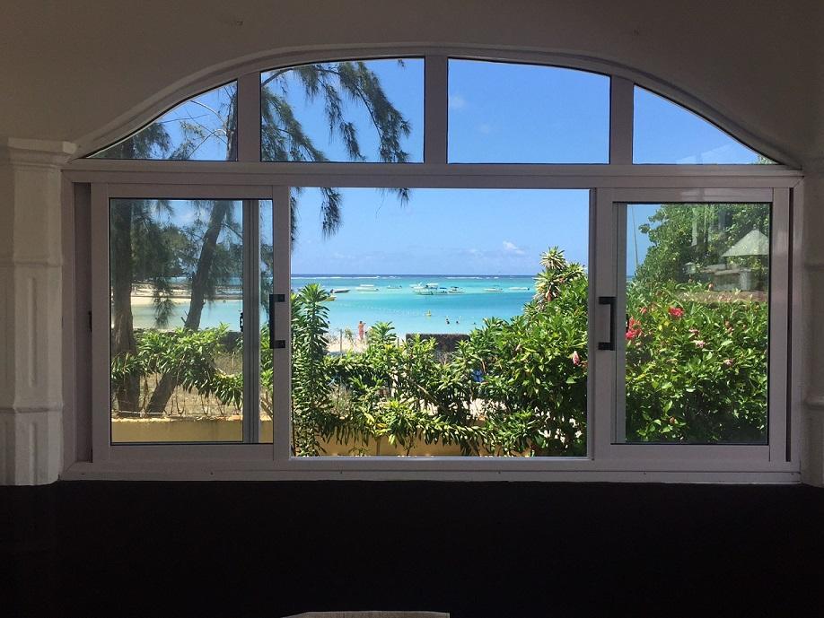 Chez Johnny - Blue Bay Hotel ภายนอก รูปภาพ